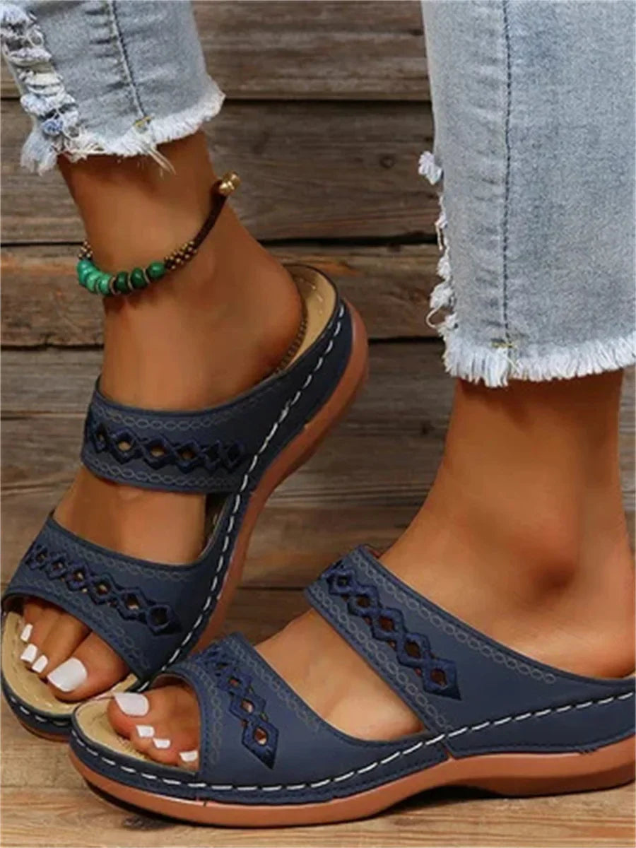 New large size slippers, retro stitching, non-slip round toe wedge heel, comfortable flat sandals for women Secondary image